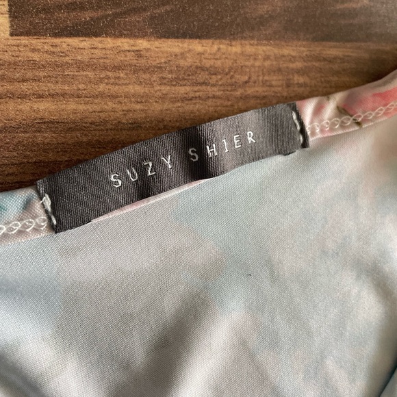 Suzy Shier floral camisole - Picture 6 of 9